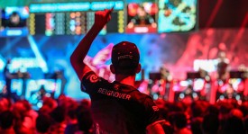 LPL时刻：热爱英雄联盟和LPL的Bin